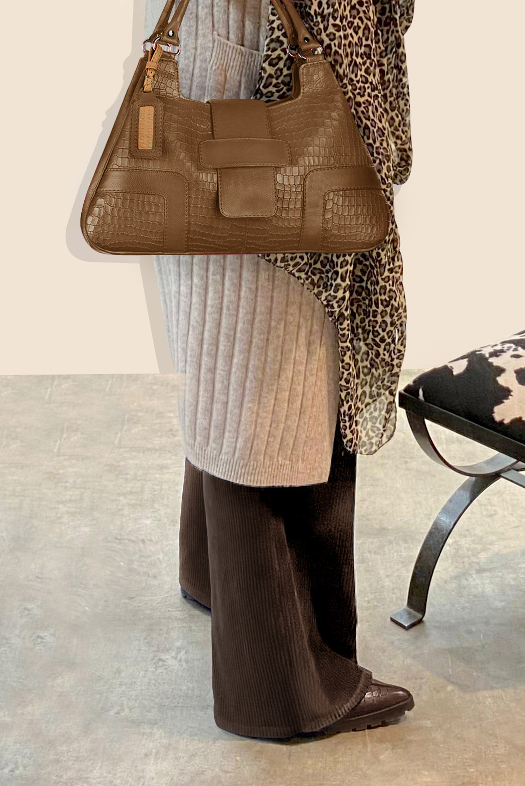 Dress large handbag in caramel brown leather - Worn view